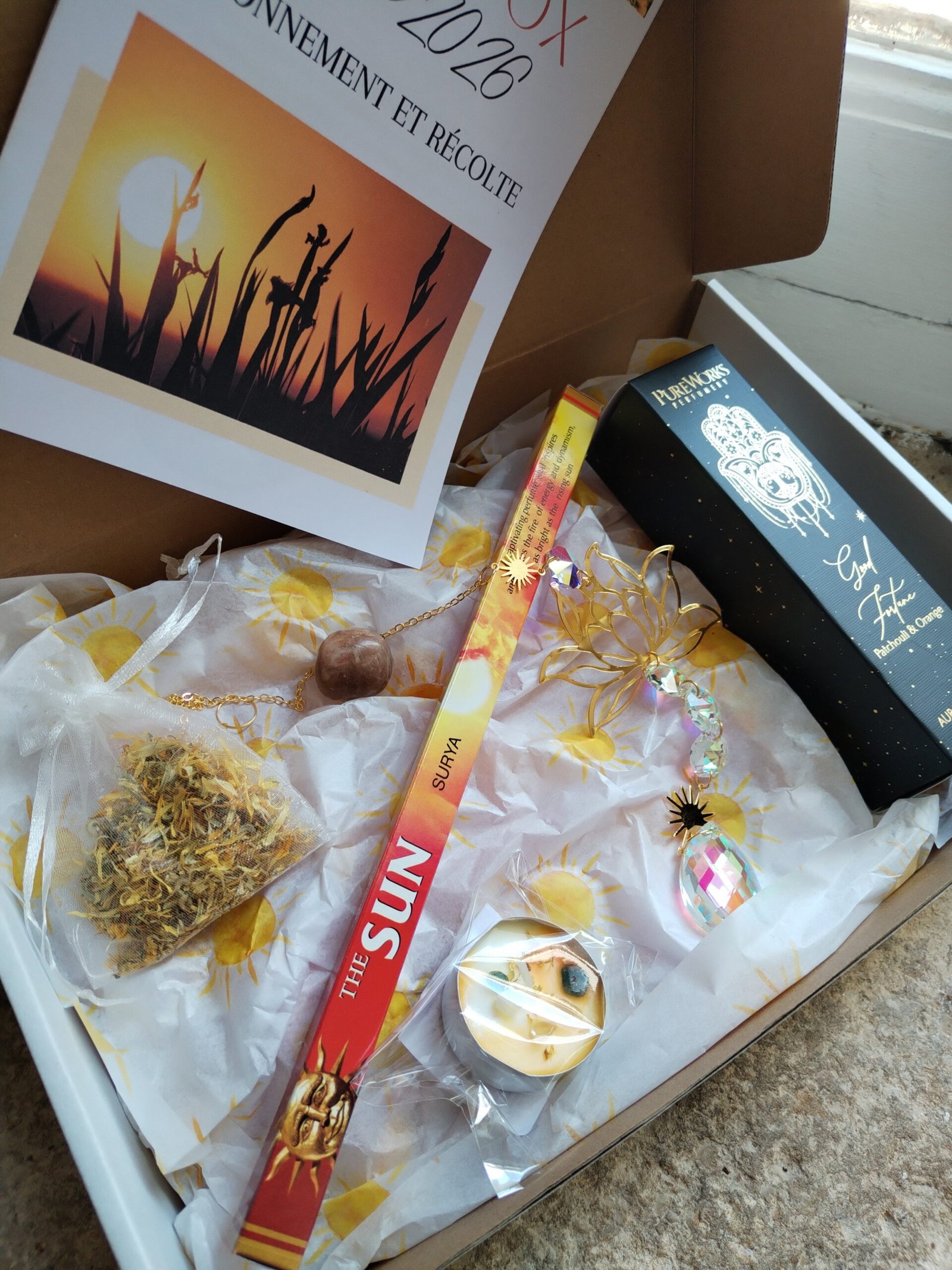 Mana Box Juillet Rayonnement et Récolte - coffret bien-être lithothérapie Mana Moon
