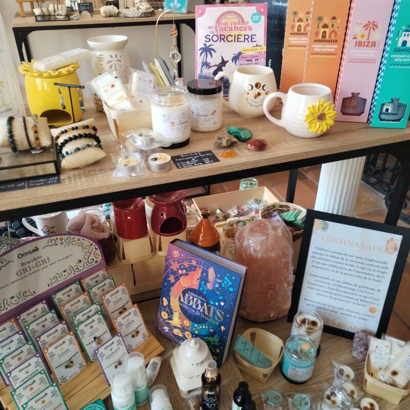 Table d'entrée boutique ésotérique mana moon lughnasadh pour célébrer les premières récoltes et la gratitude