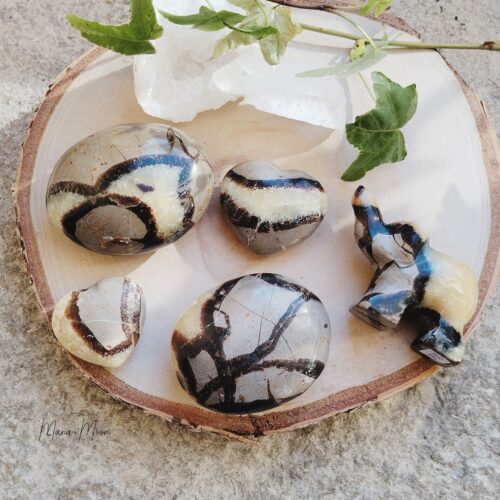 Septaria galets et sculptures – pierre d’ancrage, d’harmonie émotionnelle et de confiance.