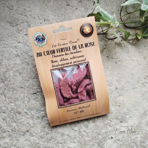 Encens naturel à la rose, oliban et valériane pour développement personnel — fabrication artisanale