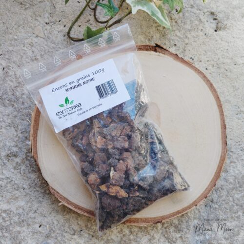 Alt= "Résine de Myrrhe noire naturelle en sachet de 100g pour purification et rituels énergétiques"