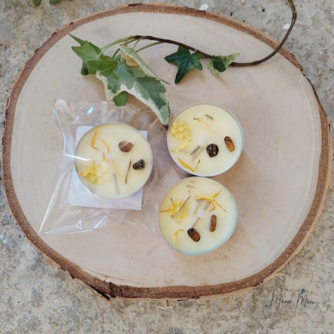 Chauffe-plats parfumés Litha avec morceaux d’Œil de Tigre et romarin séché – Bougie artisanale solaire