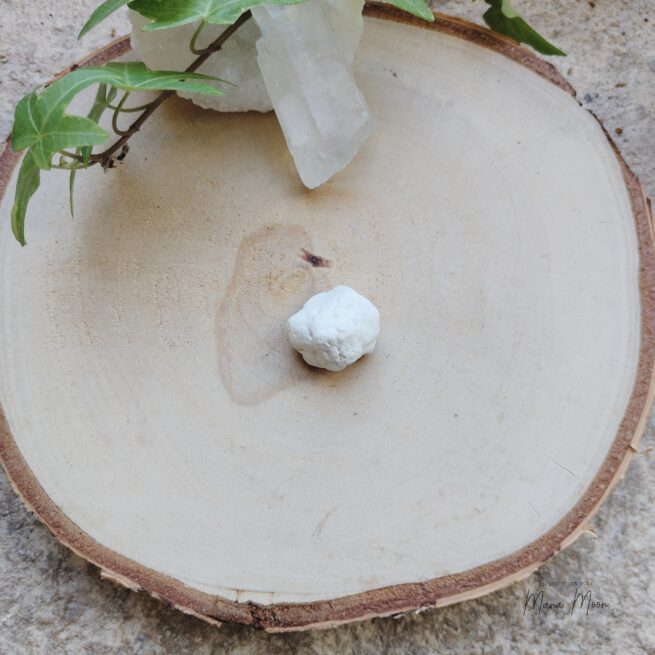 Magnésite roulée blanche veinée – pierre de calme et de sérénité, idéale pour la méditation, la relaxation et l’équilibre émotionnel.