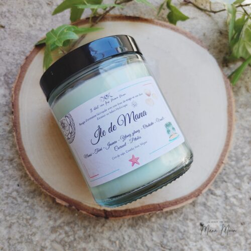 Bougie Île de Mana 200g – Monoï et fleurs séchées, fabriquée à la main