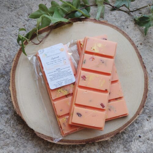 Tablette fondant parfumé Lughnasadh avec éclats de Cornaline et sauge séchée, parfum floral