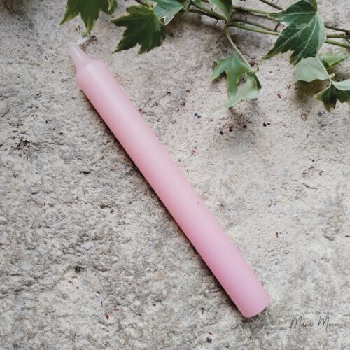 bougie rose teintée dans la masse, 22cm