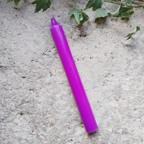 bougie violette teintée dans la masse, 22cm