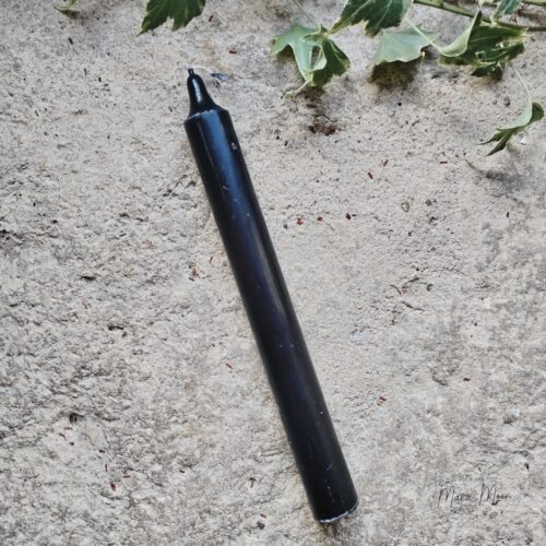 bougie noire teintée dans la masse, 22cm