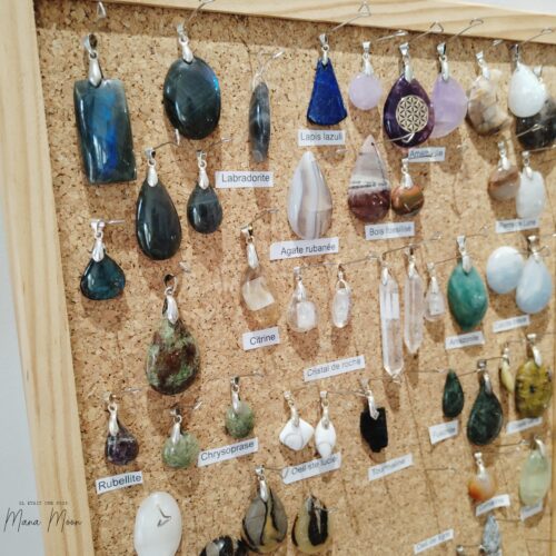 pendentif en pierre naturelle – bijou artisanal énergétique