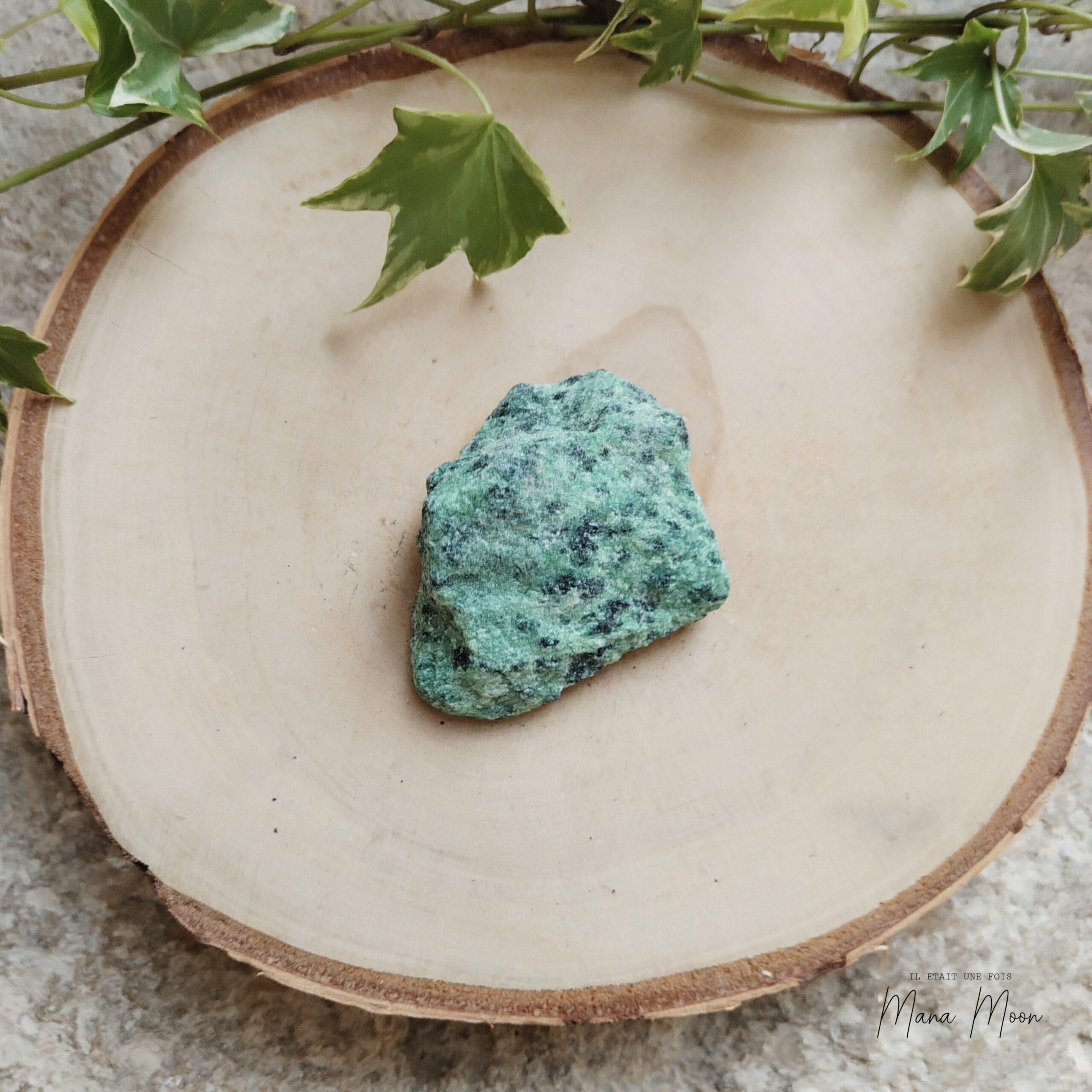 InCollage_20251107_133832310 Rubis Zoïsite pierre naturelle – énergie vitale, amour et équilibre émotionnel