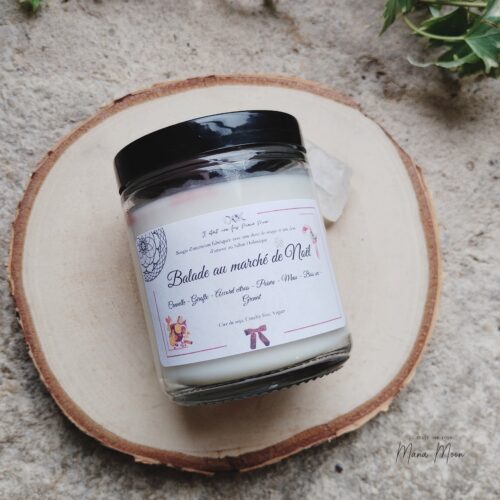 bougie artisanale parfum marché de noël avec pierre grenat