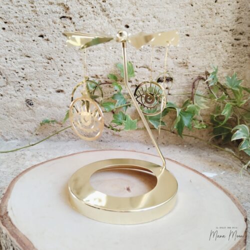 Carrousel protecteur en laiton et fer avec amulettes yeux et étoiles