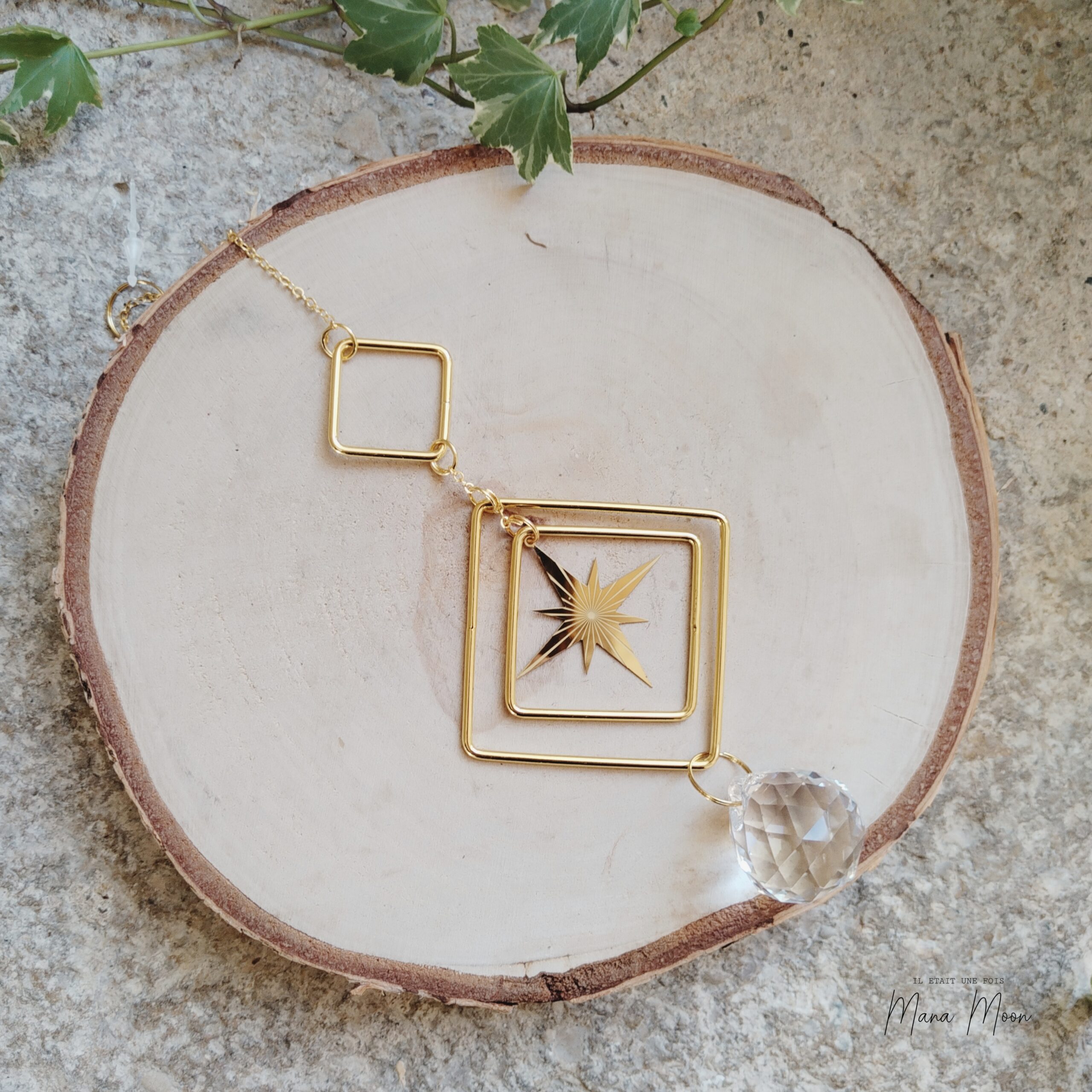 InCollage_20251213_154457669 Attrape-soleil Orion étoile en laiton doré avec cristal arc-en-ciel