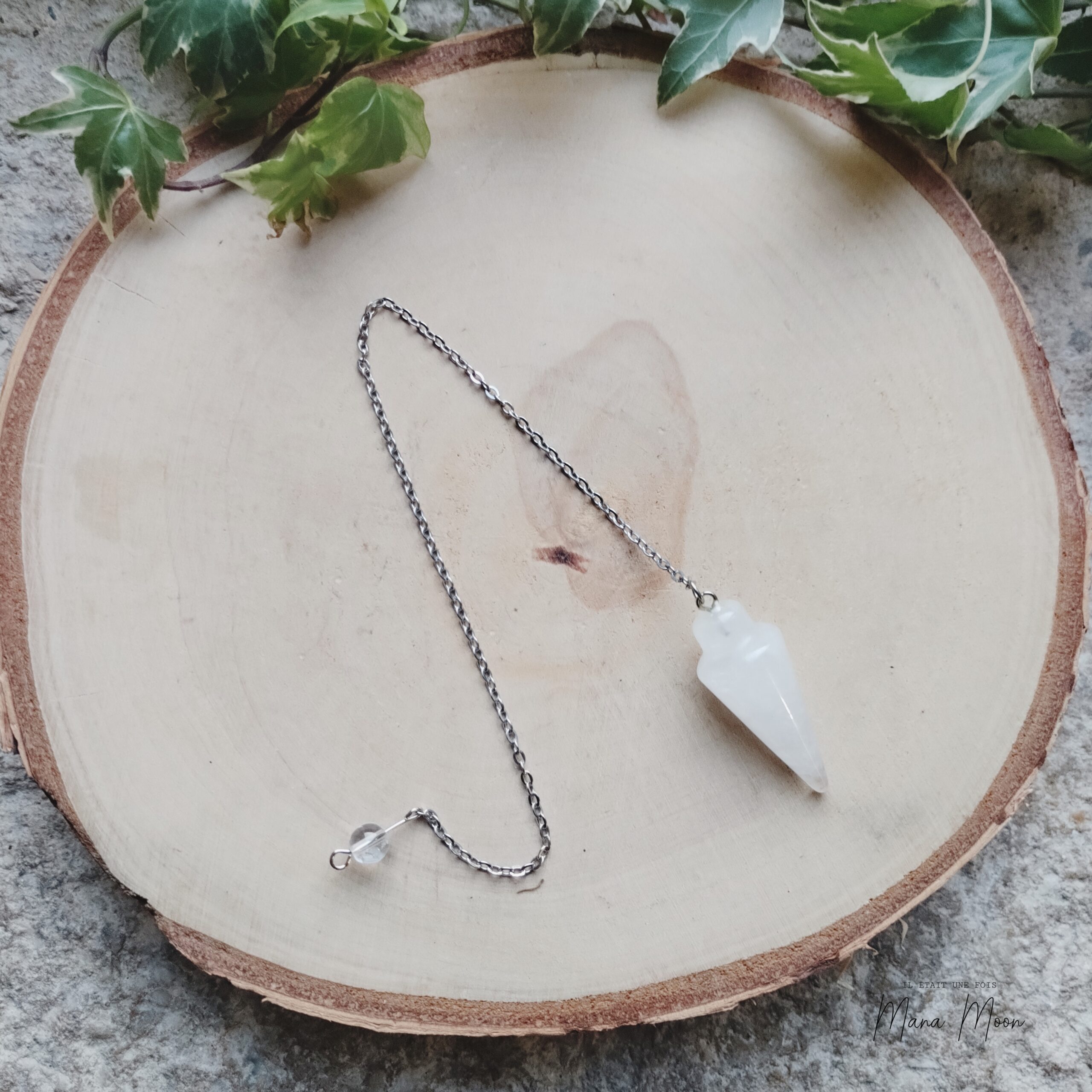 InCollage_20251216_171519086 pendule en cristal de roche en goutte