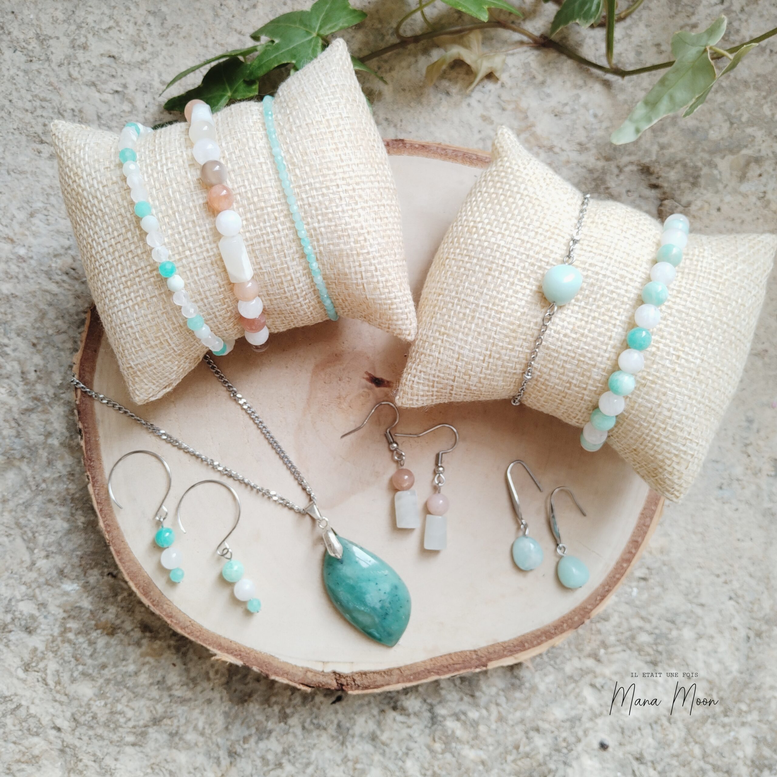 InCollage_20260109_162410496 Bijoux en pierre de lune et amazonite – Collection Commencement