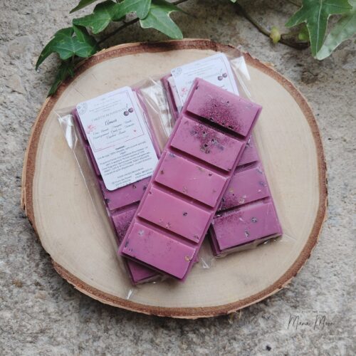 Tablette de fondants parfumés AMOUR artisanale avec quartz rose et fleurs séchées