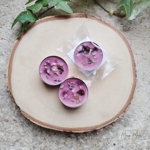 Chauffe-plats parfumés AMOUR aux notes de cerise, amande, frangipane et vanille, avec quartz rose, tourmaline multicolore, coquelicot et lavande.