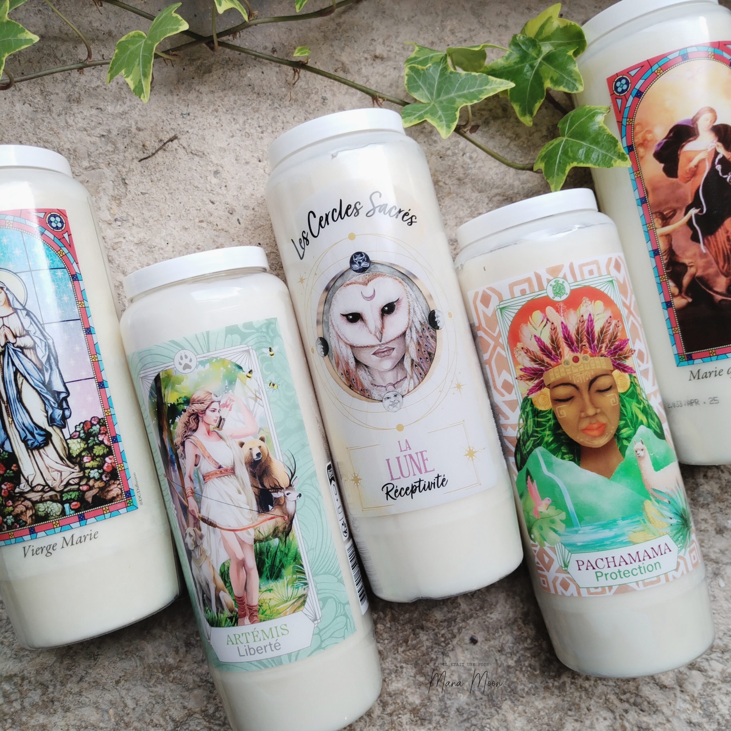 Bougie neuvaine spirituelle 9 jours pour prière, rituel, protection et intention. Modèles Vierge Marie, Marie qui défait les nœuds, Lune, Pachamama, Artémis.