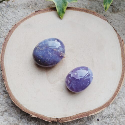Agate violette en galet