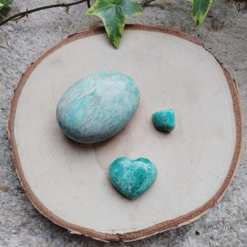 Amazonite bleu-vert symbolisant la clarté mentale, le réconfort et l’équilibre intérieur