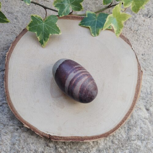 Shiva Lingam pierre naturelle – énergie vitale, transformation et équilibre