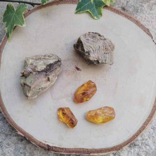 Ambre dorée et brute, symbole de chaleur, protection et bien-être naturel