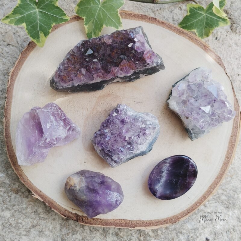 Morceaux de géode d'amétyste, galet et pierre anti stress - pierre de spiritualité et d'apaisement Sélection de cristaux et pierres naturelles à offrir en cadeau