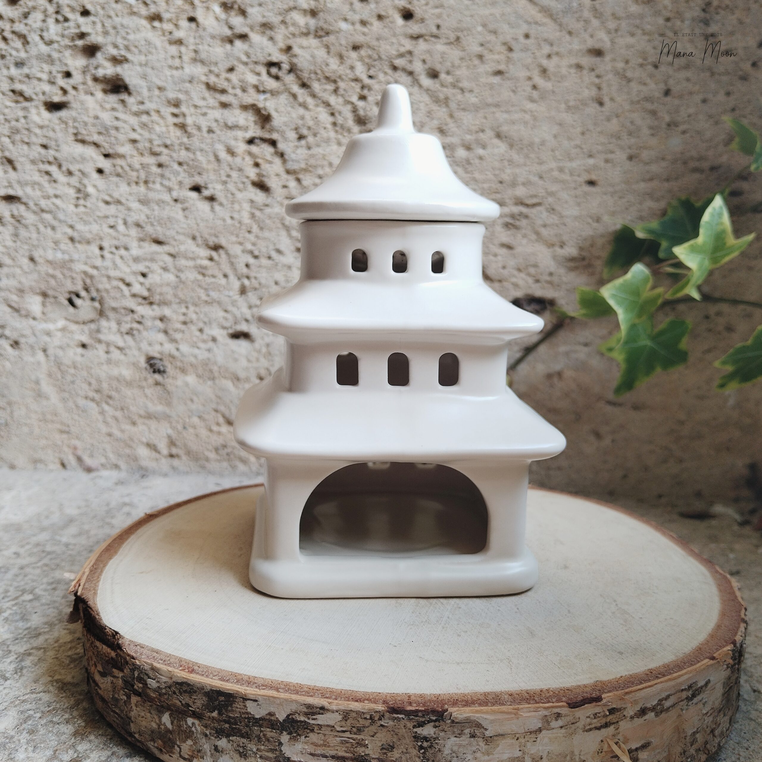 Brûleur à parfum pagode blanche en céramique décoration zen japonaise