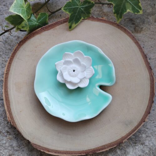 Porte encens lotus en céramique décoration zen méditation