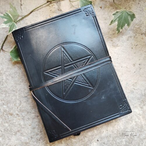 Grimoire pentacle en cuir A5 avec cordon et pages en papier traditionnel pour rituels et écriture spirituelle
