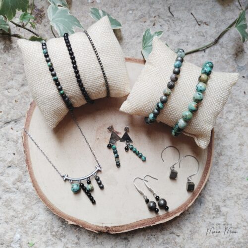 Bijoux en turquoise, tourmaline verte et pyrite – Collection Prospérité