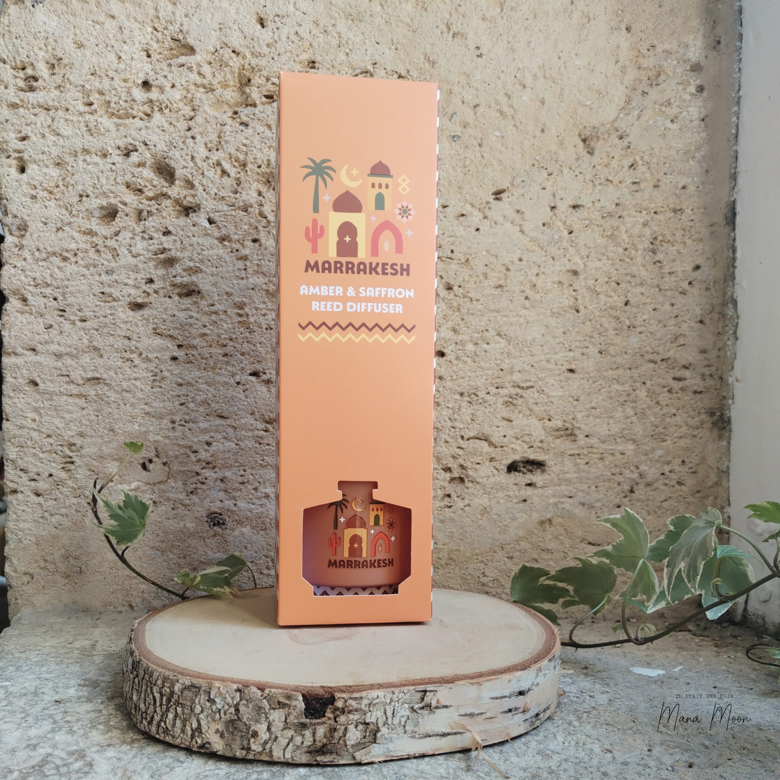Diffuseur à bâtonnets Marrakech au parfum Ambre et Safran, idéal pour parfumer durablement la maison avec une fragrance orientale chaleureuse.