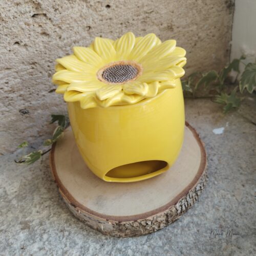 Brûleur à parfum Tournesol en céramique jaune, compatible avec huiles parfumées et fondants de cire, idéal pour parfumer et décorer la maison avec une touche lumineuse et florale.
