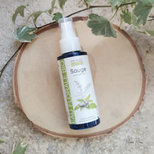 Flacon d'hydrolat de Sauge Officinale Bio 100 ml, eau florale purifiante pour le visage, le cuir chevelu et les cheveux, idéale pour réguler le sébum et revitaliser naturellement.