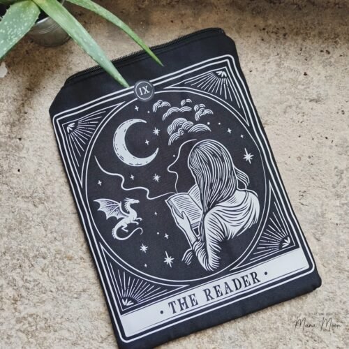 pochette-rangement-livre-lecteur-noir-blanc-mana-moon.jpg