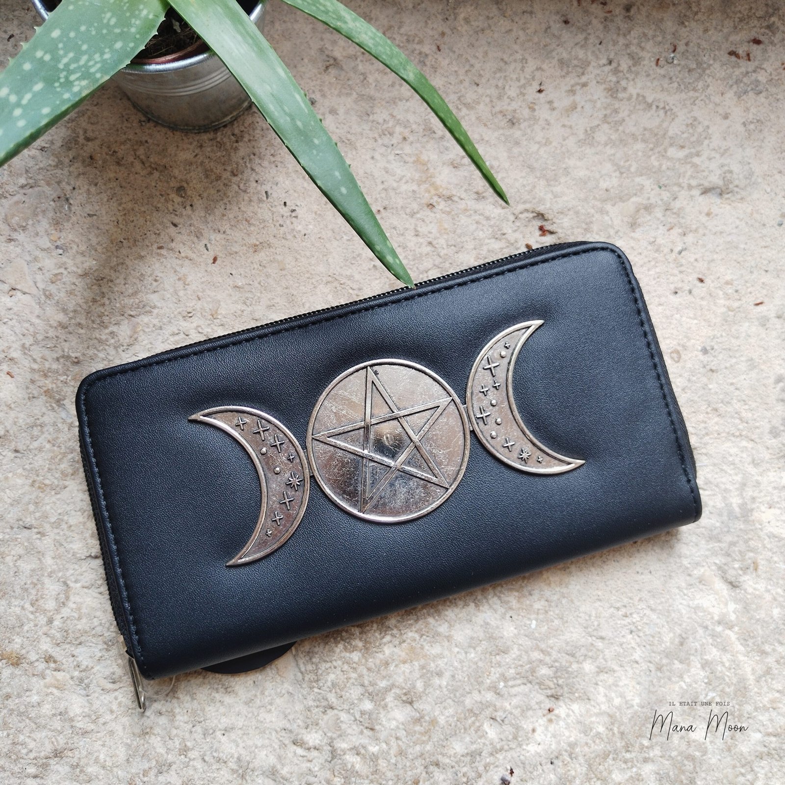 portefeuille-triple-lune-noir-pentagramme-mana-moon.jpg