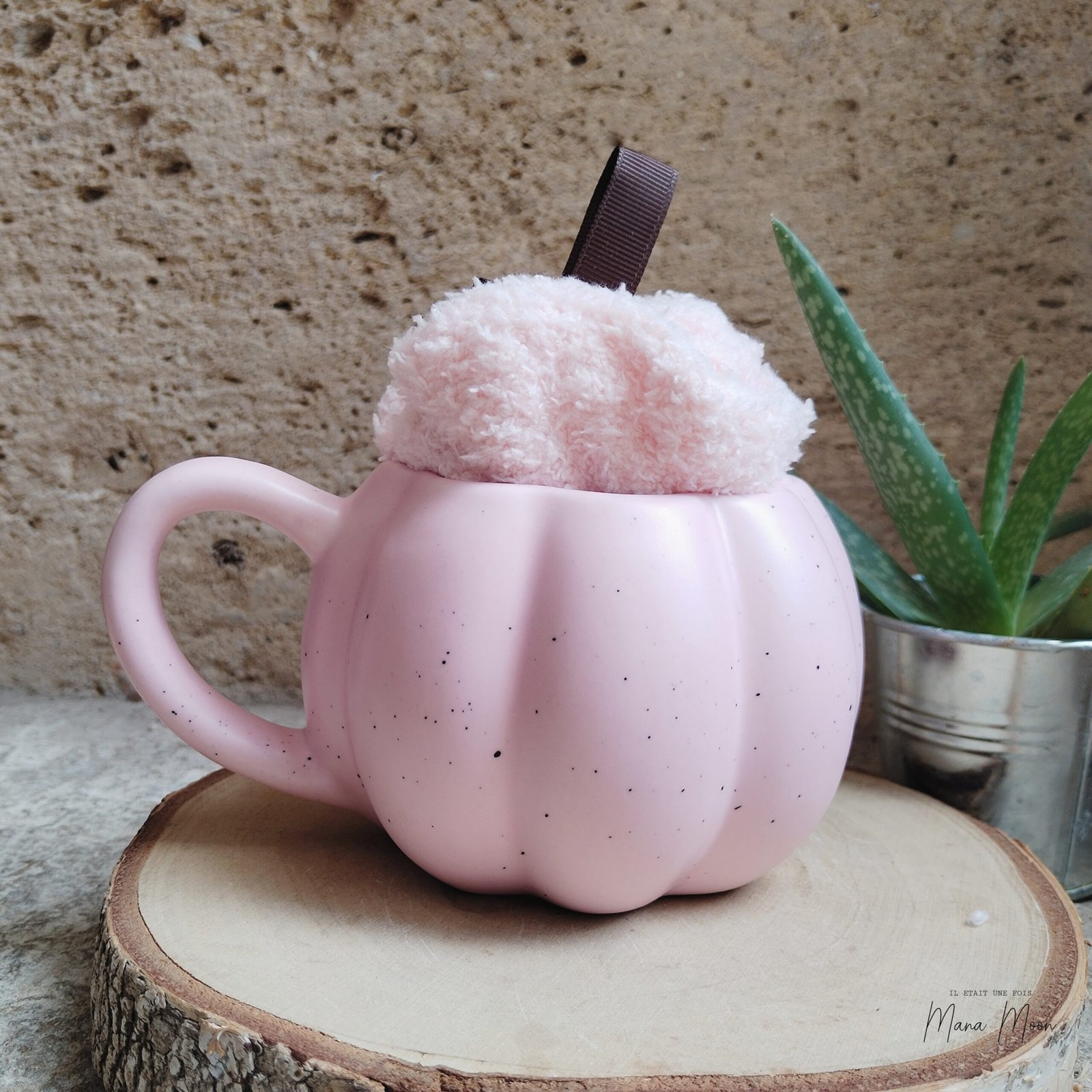 tasse-chaussettes-citrouille-rose-automne-mana-moon.jpg